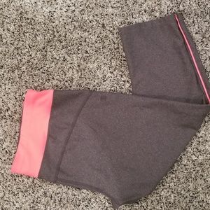 Xersion capri workout pants. Size M